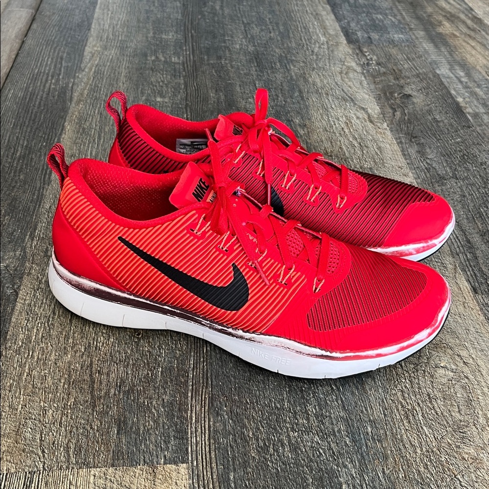 Nike Free Train Versatility University Red Black